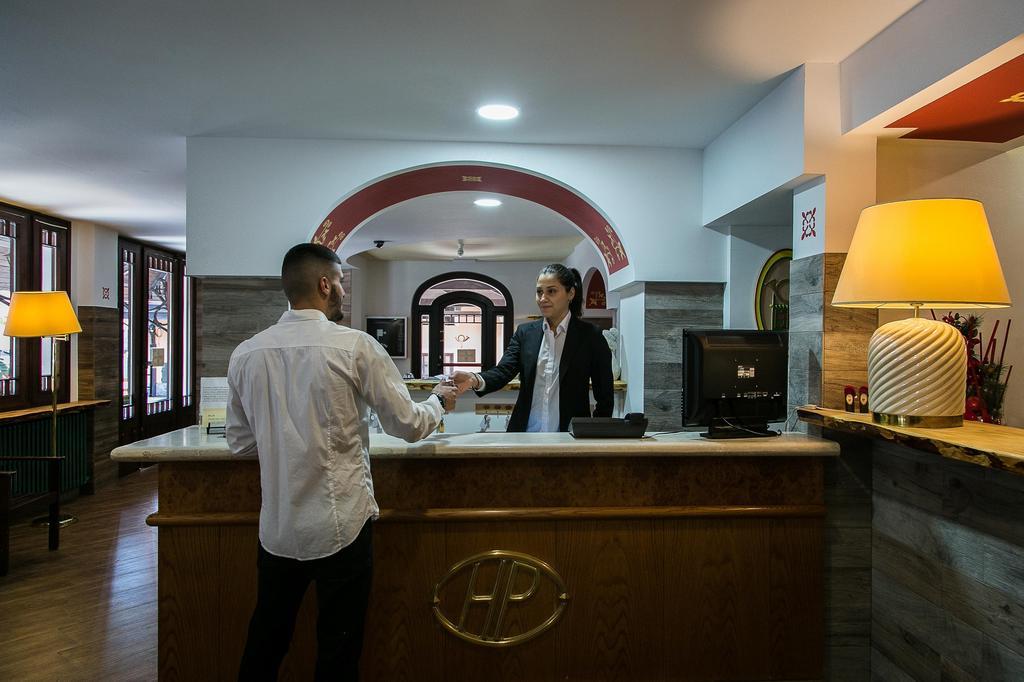 Hotel Posta R.T.A. 마돈나 디 캄필리오 외부 사진