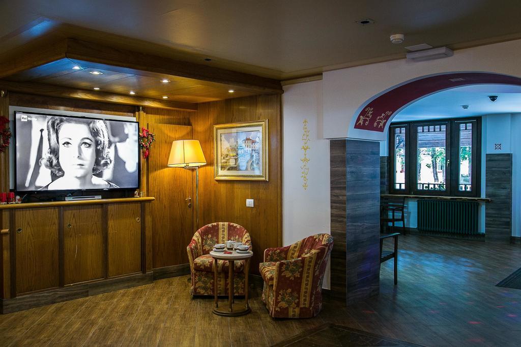 Hotel Posta R.T.A. 마돈나 디 캄필리오 외부 사진